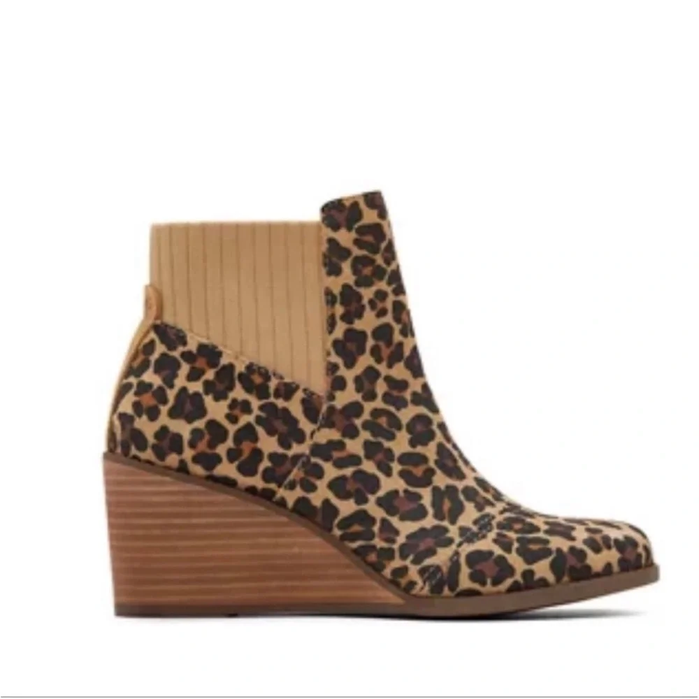 Toms Tan Leopard Print Wedge Boots size 10